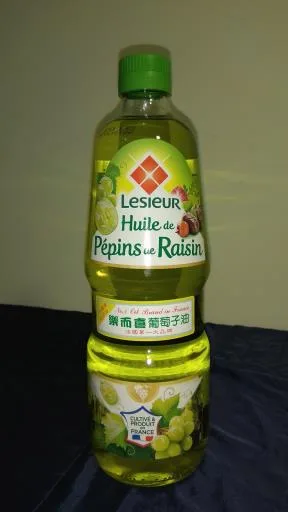 樂而喜葡萄子油 外包裝