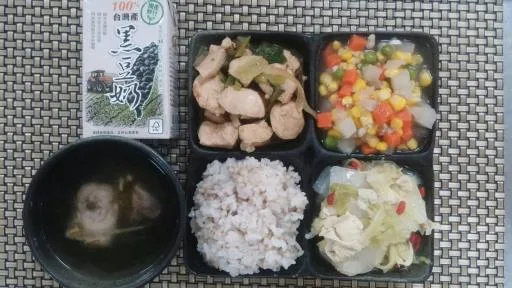 高雄市楠梓區後勁國民中學營養午餐 外包裝