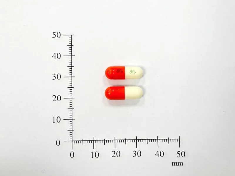 "信東" 利速復膠囊２５０毫克（西華定）外觀