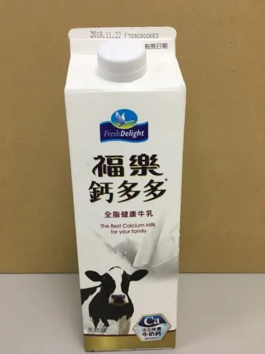 福樂鈣多多全脂牛乳 外包裝