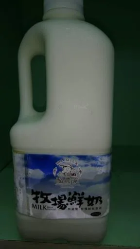 酪農家2L鮮乳 外包裝