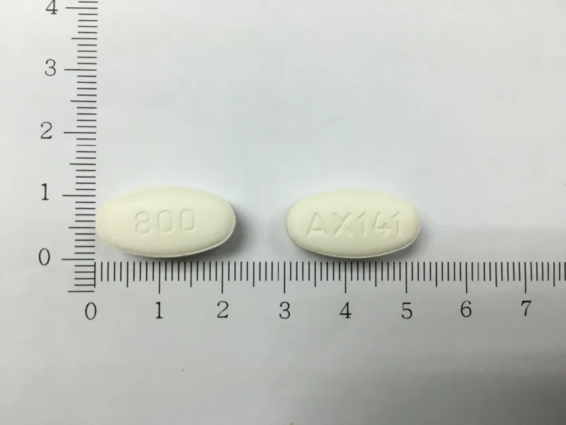 釋磷善膜衣錠800毫克外觀