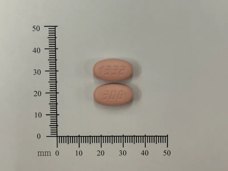 保栓通膜衣錠 300 毫克外觀