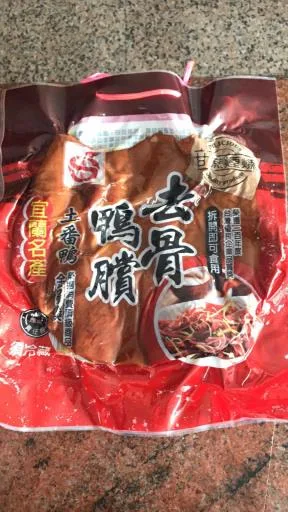 去骨鴨賞 外包裝